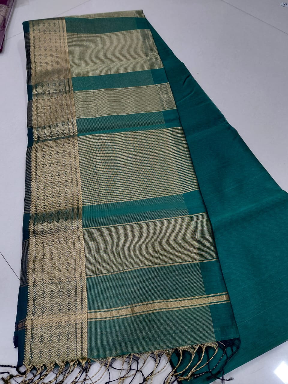 Maheshwari diamond border
